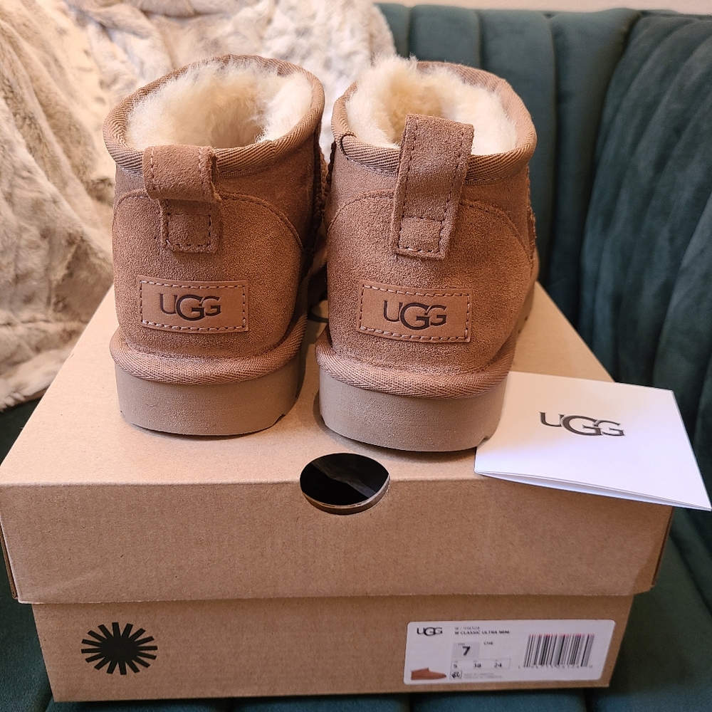 UGGS ULTRA MINI NEW